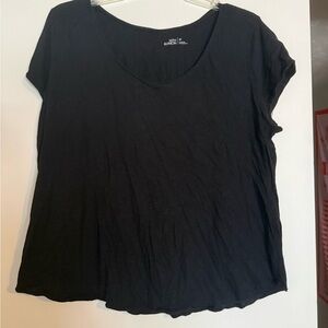 14th & Union Women's Black Short Sleeve Tee